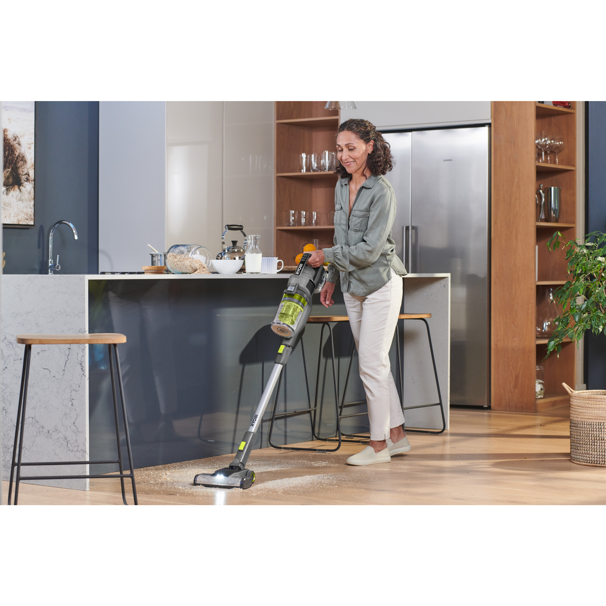 RYOBI ONE+ RSVS18-0 5133006506 Aspirator fără fir 18 V Putere de aspirare 30 AW Ciclon dual, Filtru HEPA - imagine 3