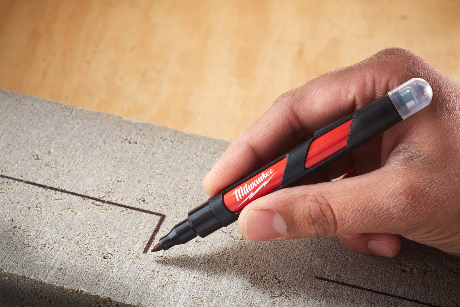 Markere INKZALL cu stylus Milwaukee - in utilizare 3