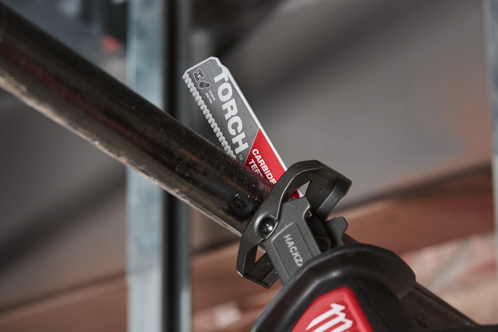 Metal: Pânze Heavy Duty TORCH cu dinți din carbură pentru lucrări de demolare 150mm Milwaukee 48475201 - in utilizare 3