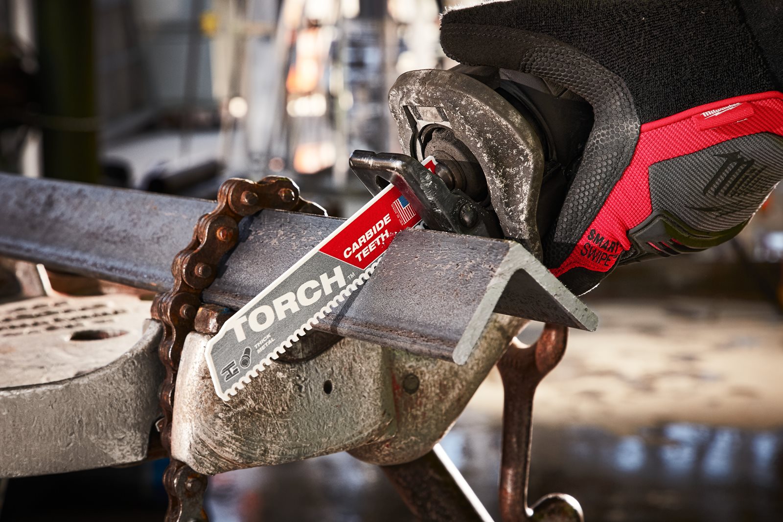Metal: Pânze Heavy Duty TORCH cu dinți din carbură pentru lucrări de demolare 150mm Milwaukee 48475201 - in utilizare 4