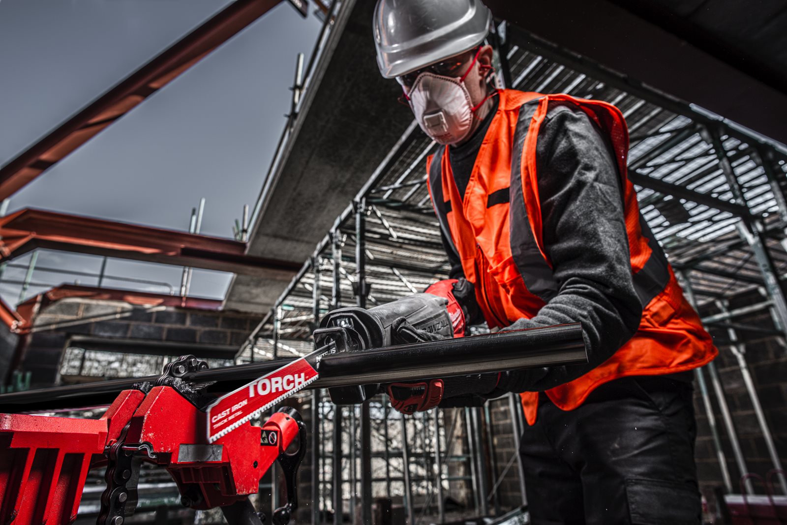 Metal: Pânze Heavy duty TORCH NITRUS CARBIDE 150mm Milwaukee 48475261 - in utilizare 1