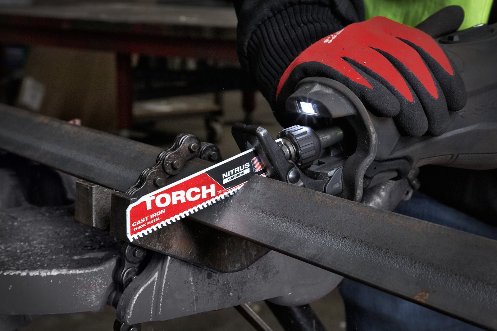 Metal: Pânze Heavy duty TORCH NITRUS CARBIDE 150mm Milwaukee 48475261 - in utilizare 3