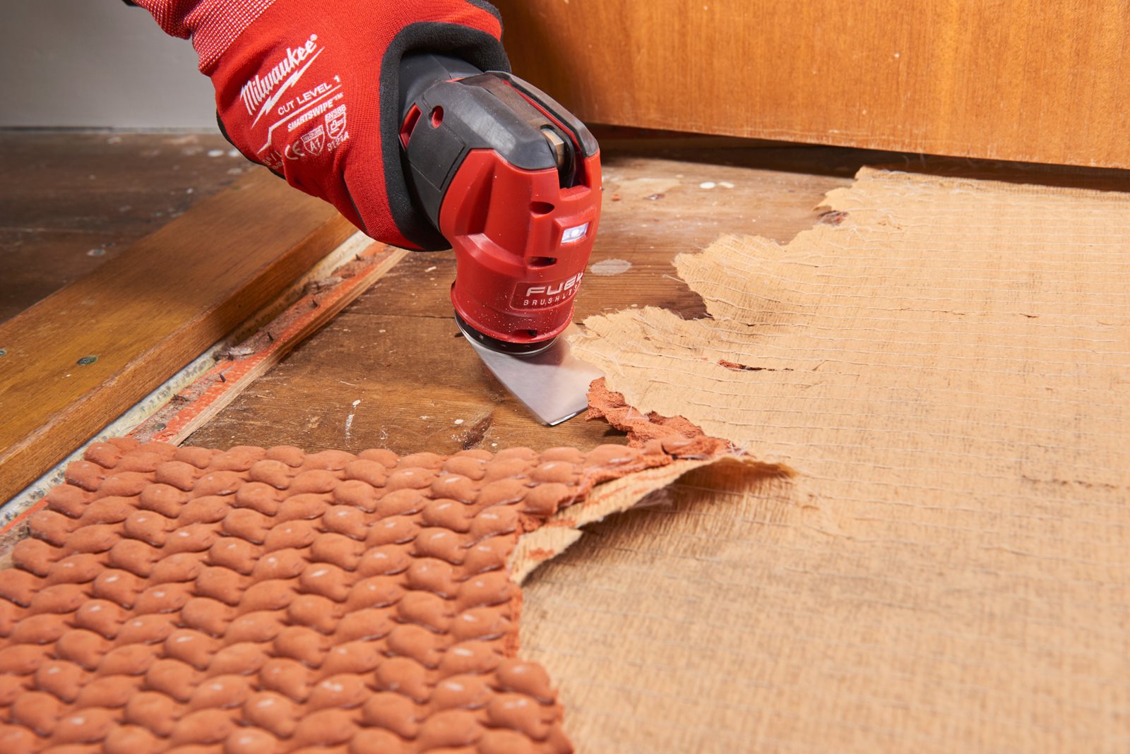 Pânze rigide pentru îndepărtarea materialului 1pc Milwaukee - in utilizare 1