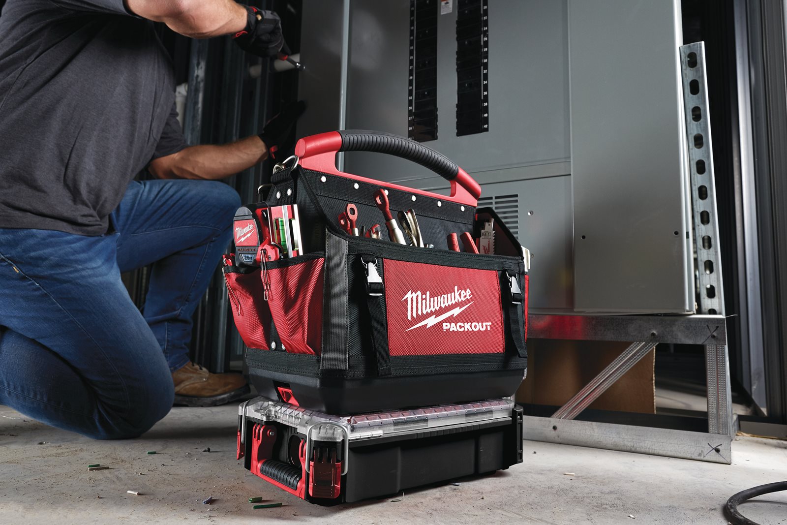 Cărucior transport PACKOUT Milwaukee - in utilizare 16