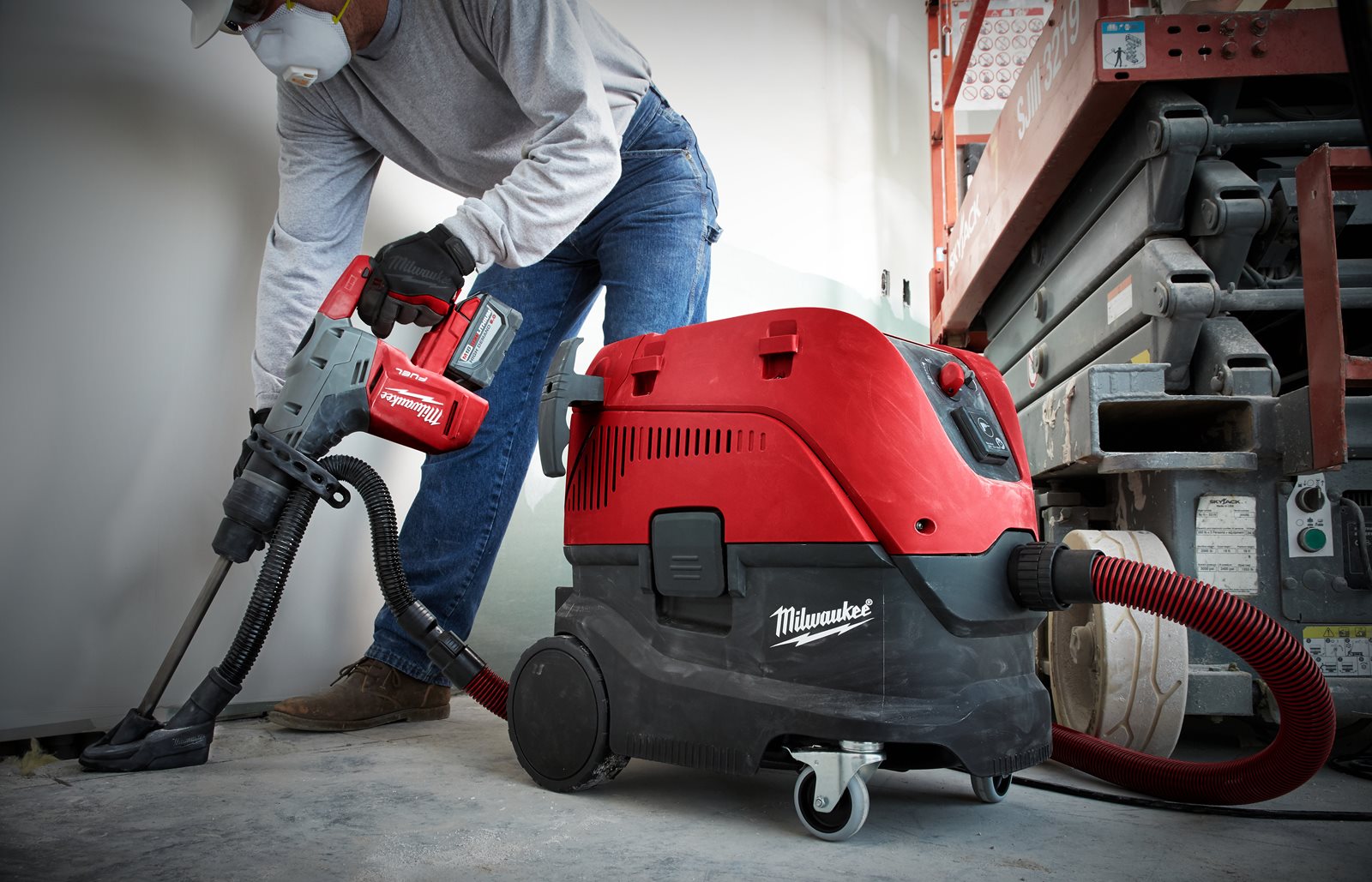 Talpă de aspirare SDS-Max Milwaukee - in utilizare 1