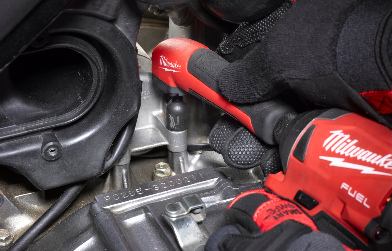 Dispozitiv atașabil la unghi drept SHOCKWAVE 11pc Milwaukee - in utilizare 4
