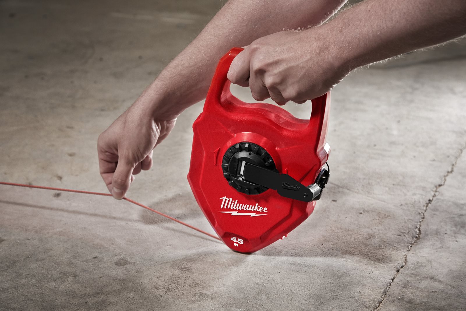 Trasor cu sfoară Milwaukee 4932471634 - in utilizare 1