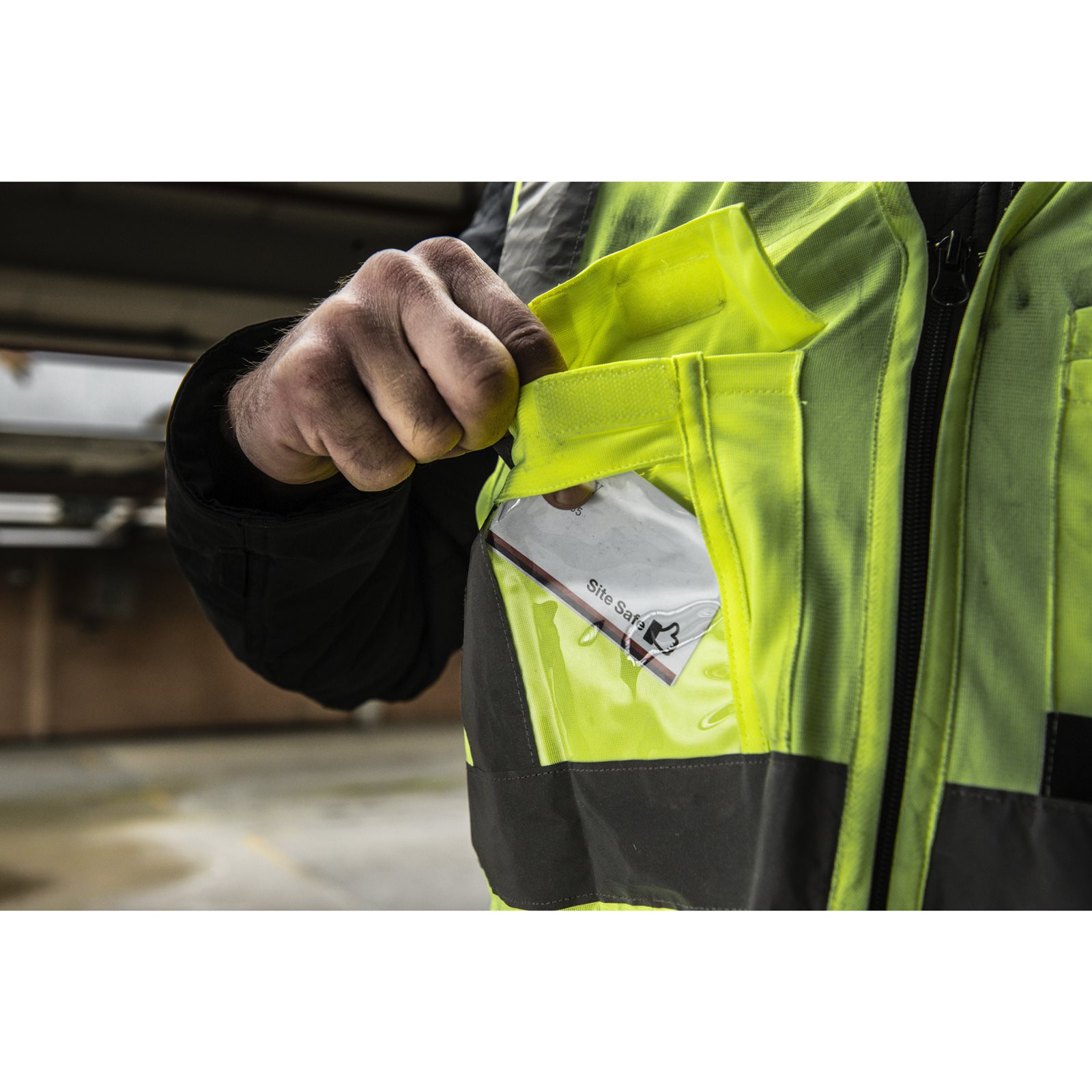Vestă de înaltă vizibilitate S / M Milwaukee 4932471889 - detaliu 2