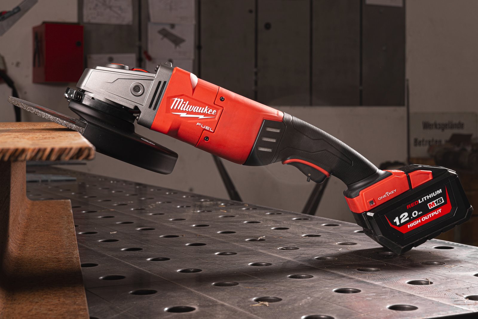 Discuri PRO+ pentru debitare metal 22 mm Milwaukee 4932451491 - in utilizare 1
