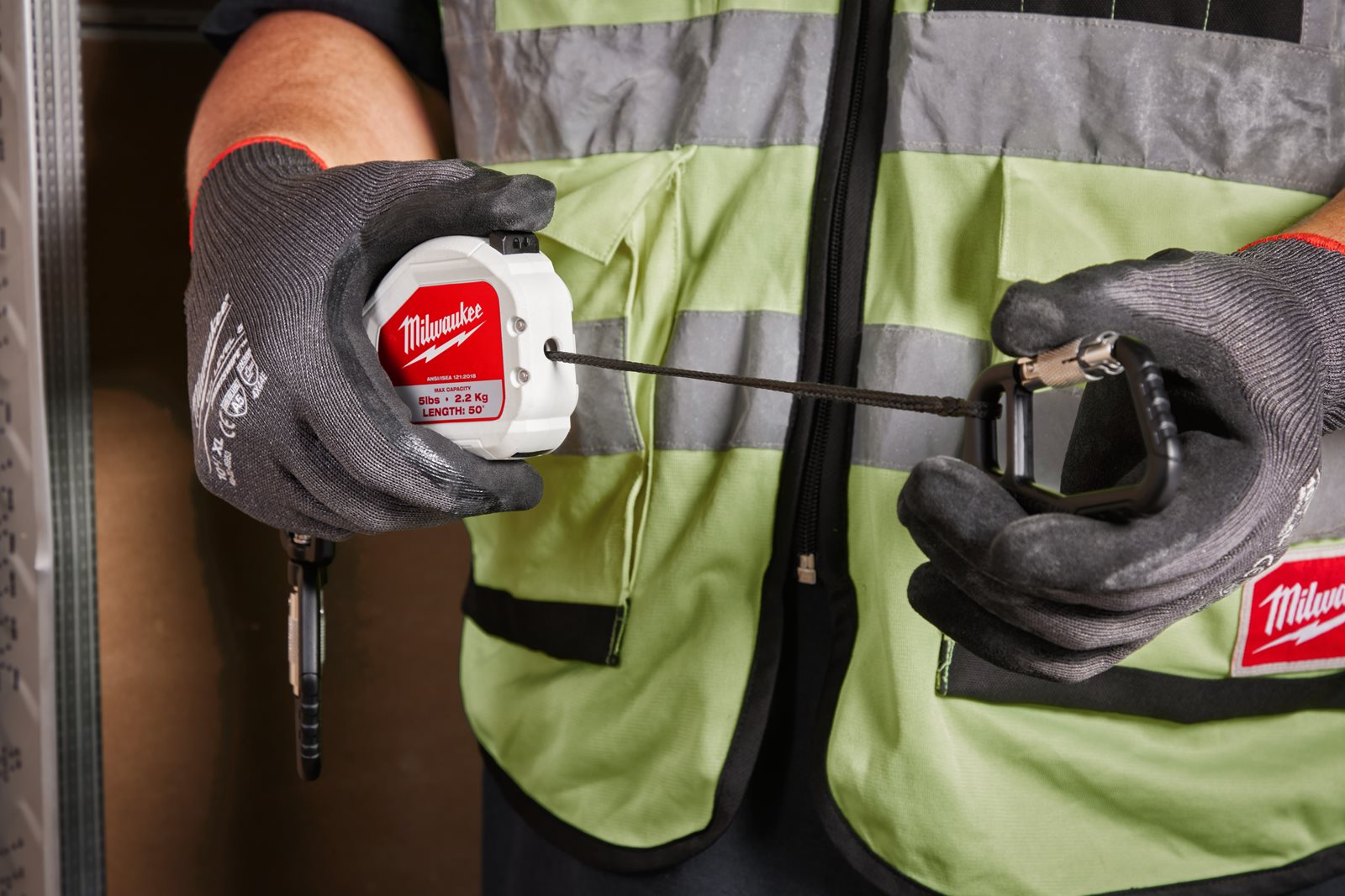 Coardă retractabilă 2.2 kg 1pc Milwaukee - in utilizare 2