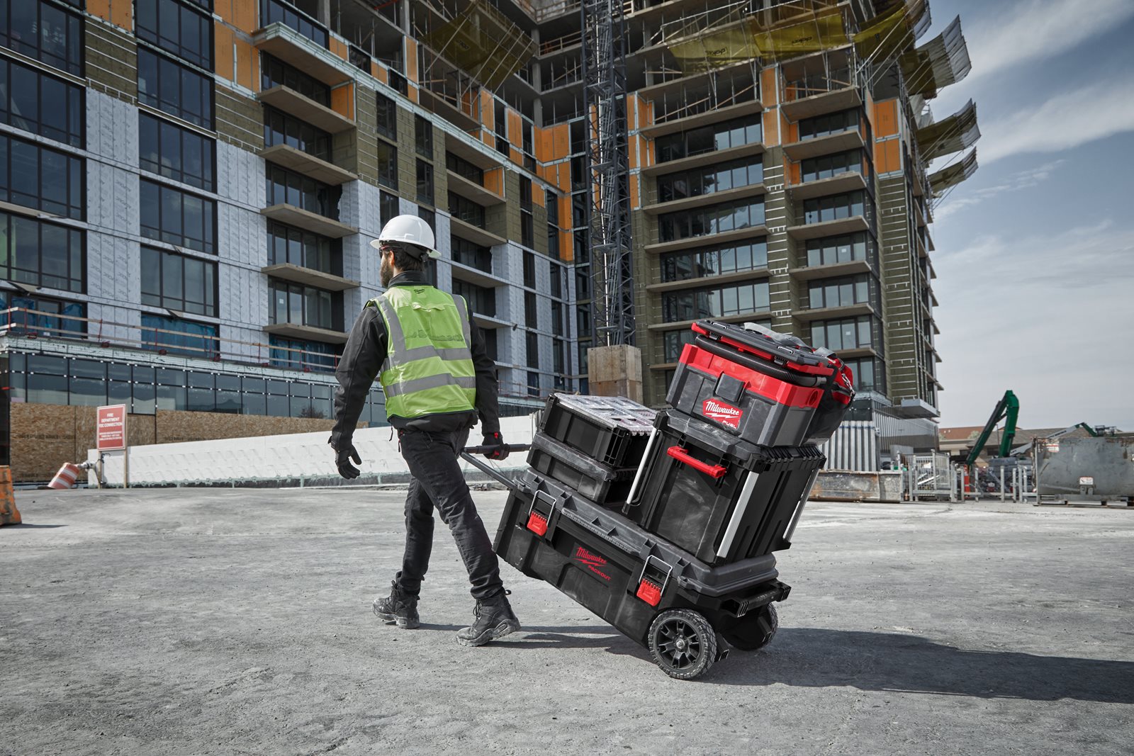 Cutie PACKOUT cu roți Milwaukee - in utilizare 2