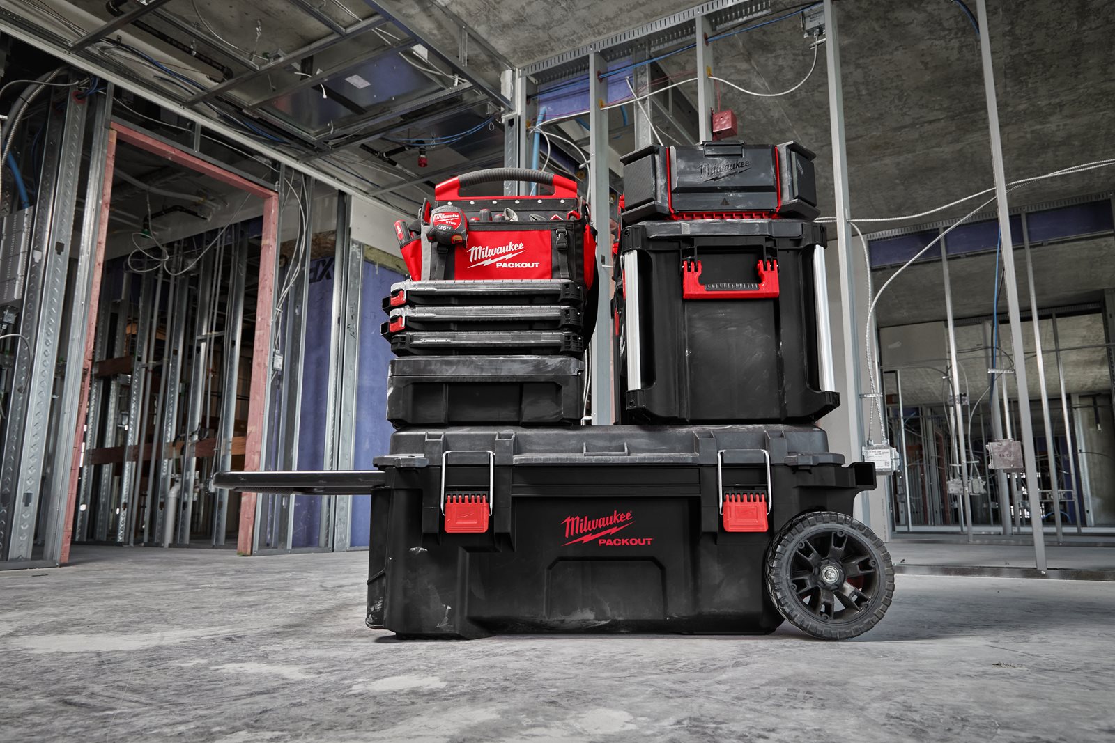 Cutie PACKOUT cu roți Milwaukee - in utilizare 4