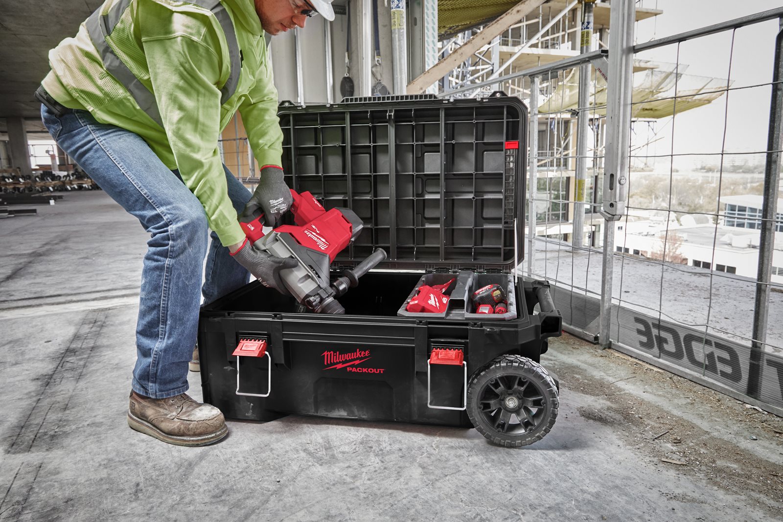 Cutie PACKOUT cu roți Milwaukee - in utilizare 5