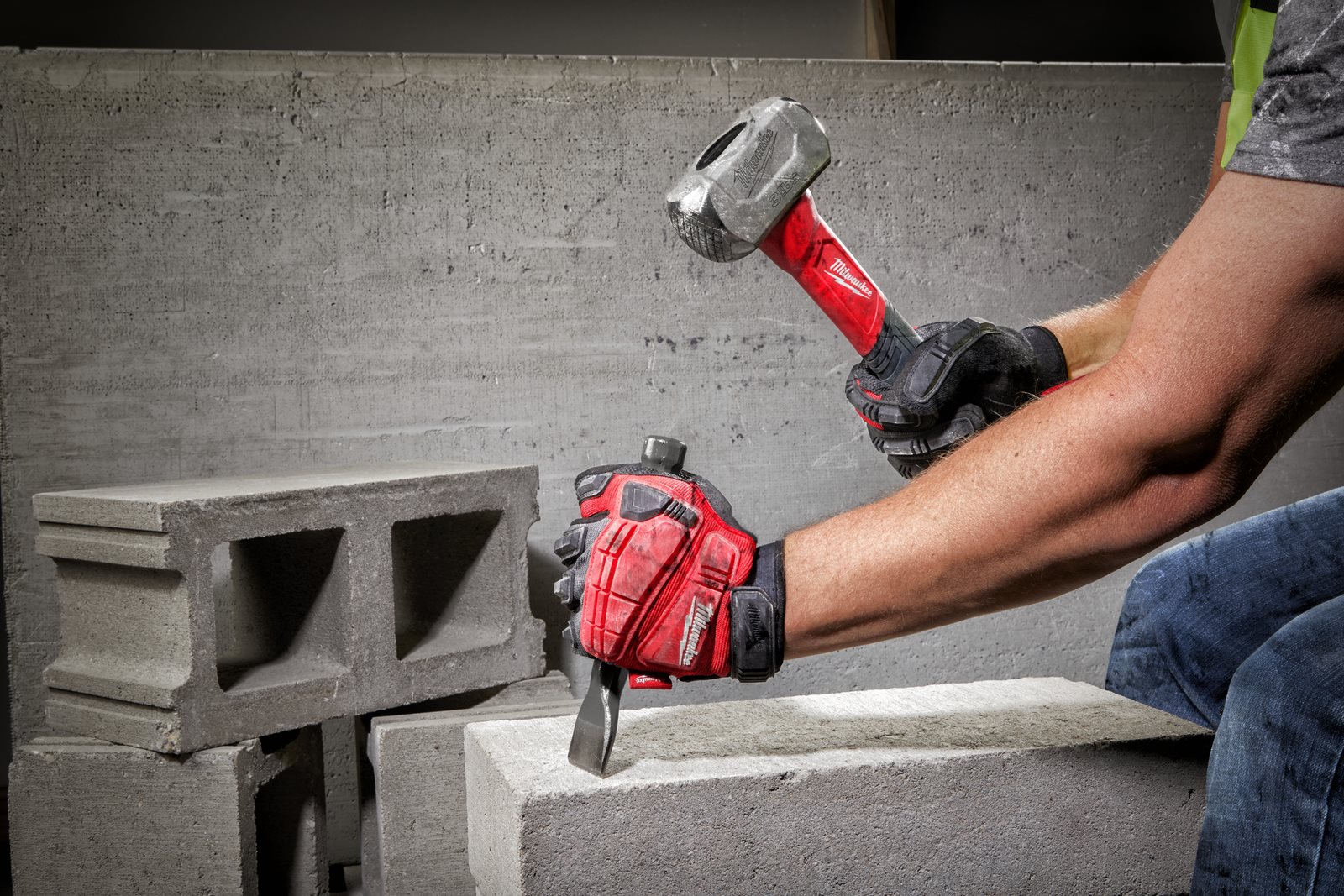 Ciocan 1.36 kg Milwaukee - in utilizare 1