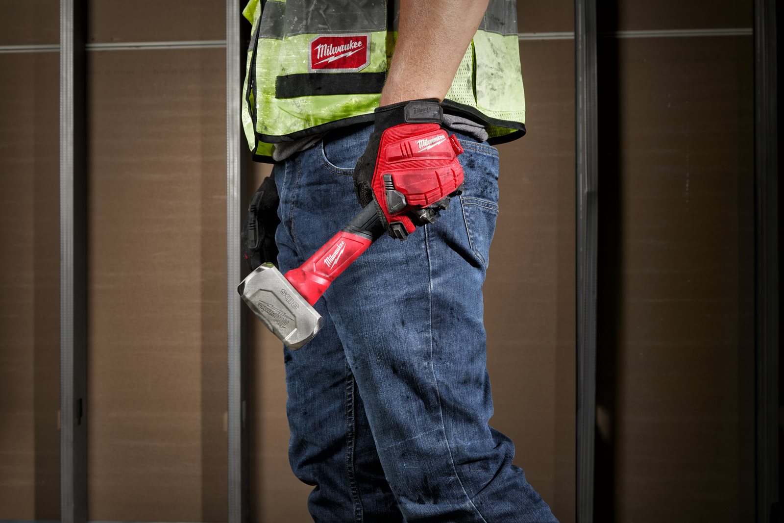 Ciocan 1.36 kg Milwaukee - in utilizare 3