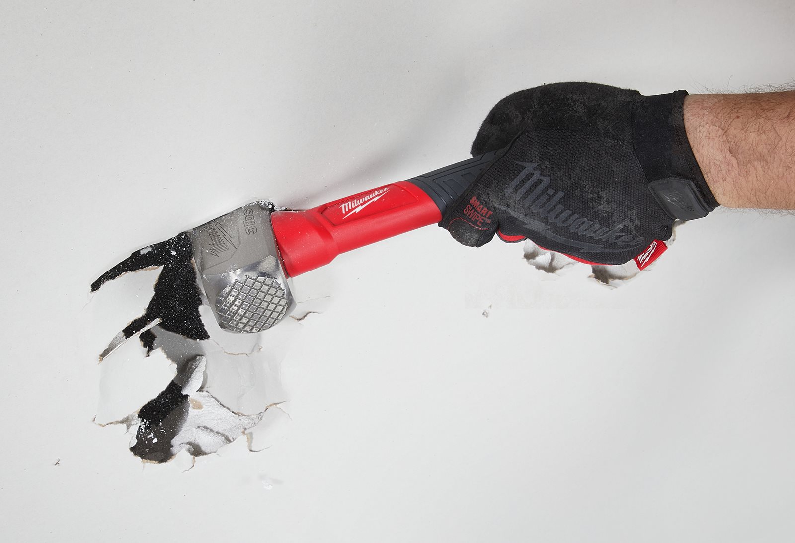 Ciocan 1.36 kg Milwaukee - in utilizare 4