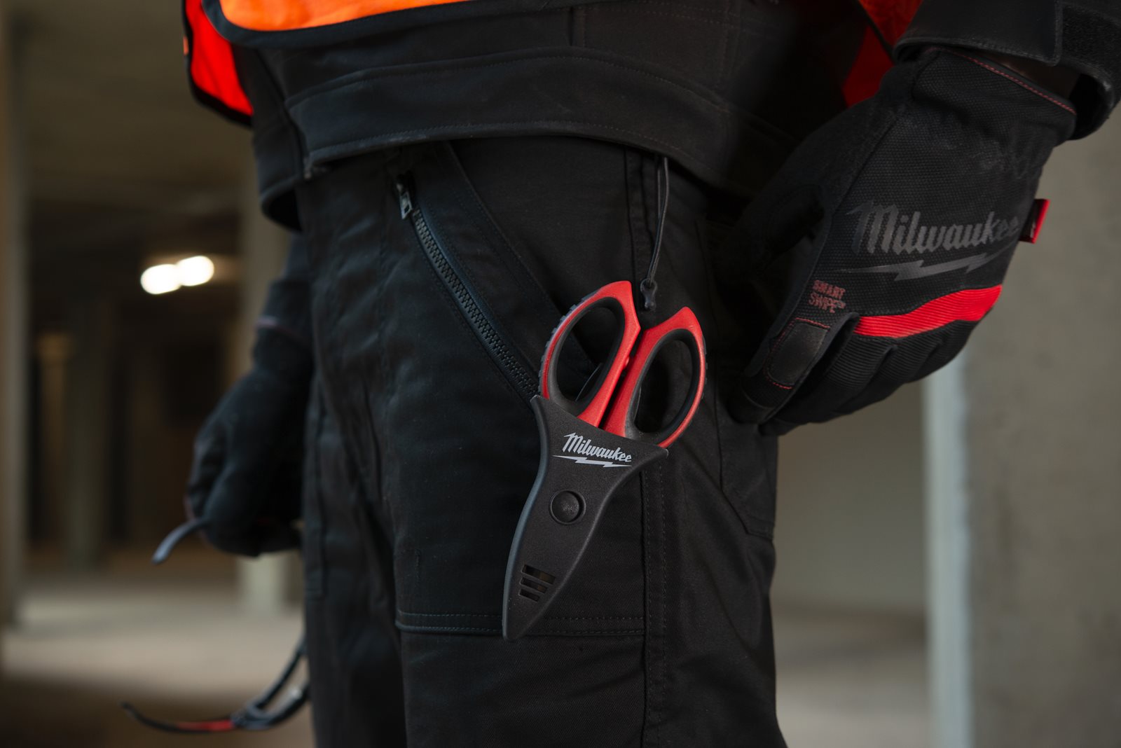 Foarfecă pentru electricieni Milwaukee - in utilizare 1