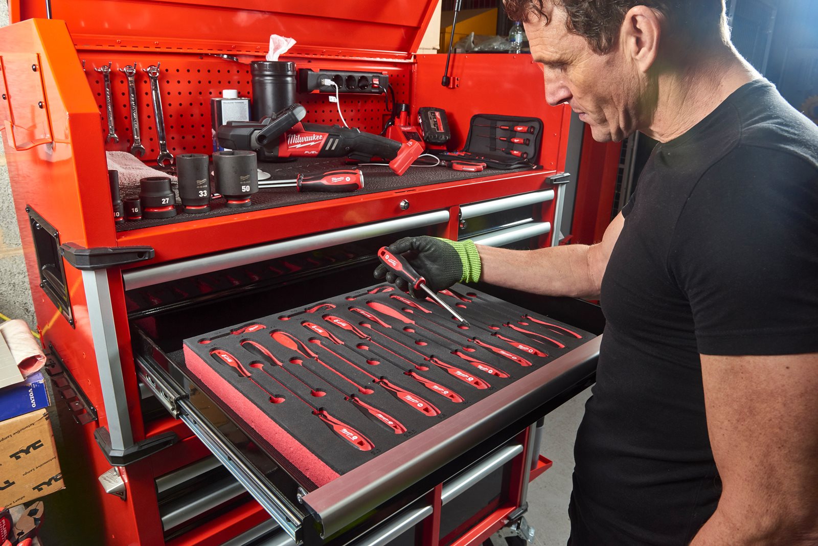 TOOLGUARD Dulap de scule mobil, cu 10 sertare, metalic, 117 cm Milwaukee SRC46-1 - in utilizare 12