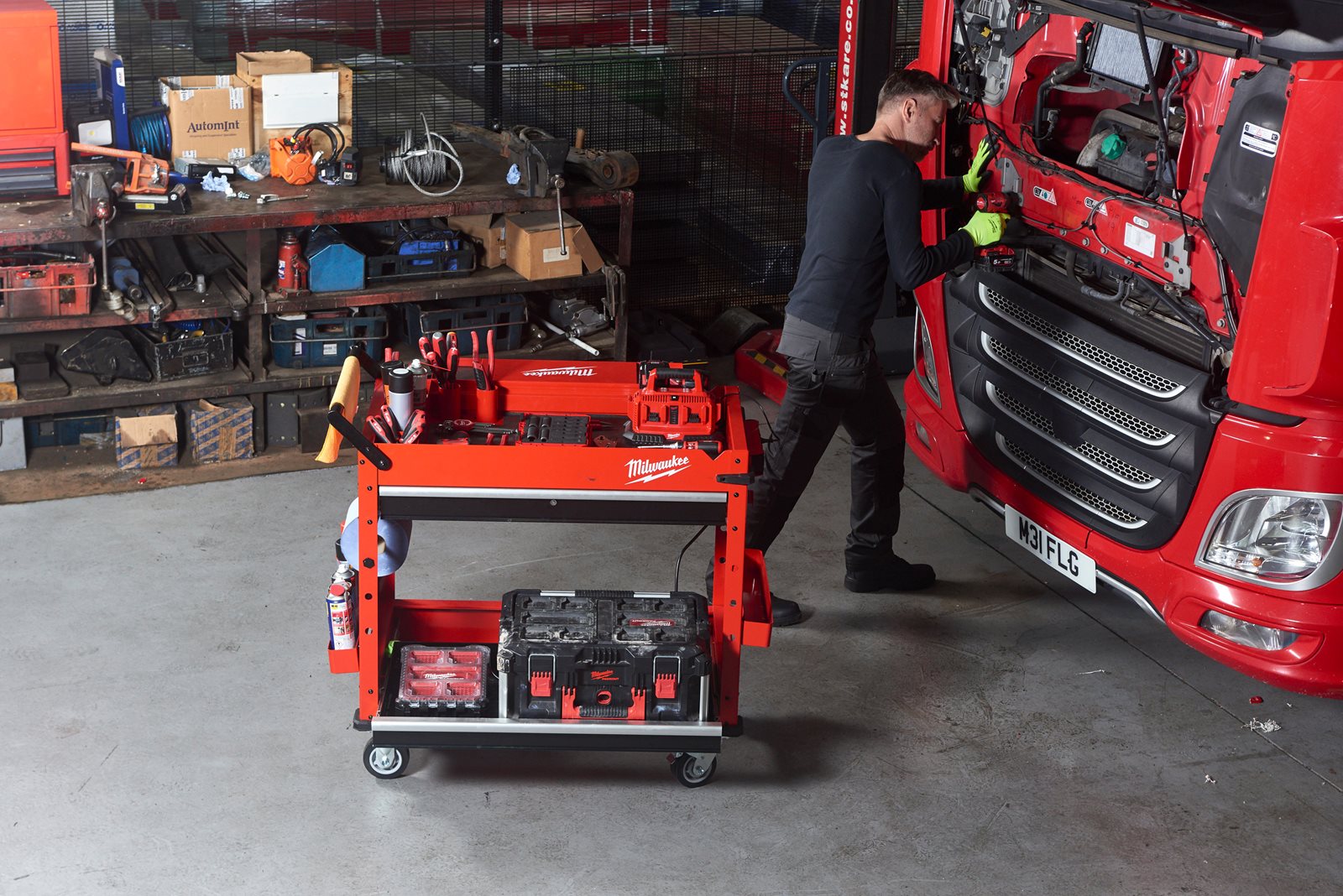 TOOLGUARD Cărucior mobil de scule, metalic 102 cm Milwaukee SWC40-1 - in utilizare 15