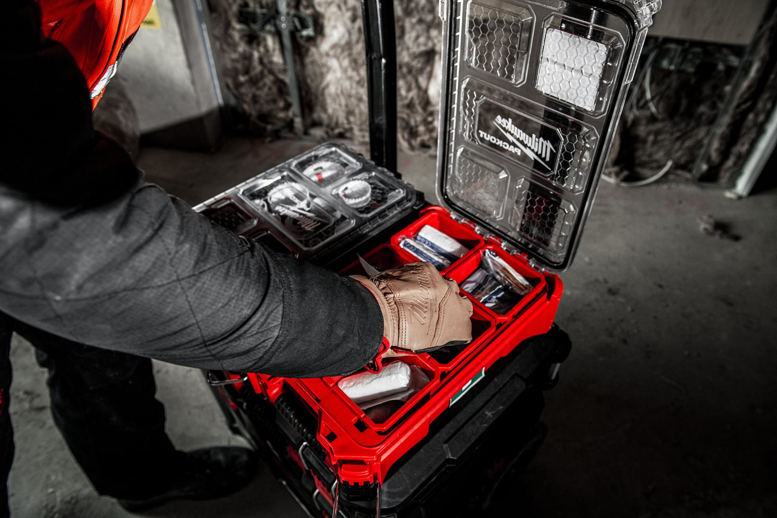 Trusă PACKOUT de prim ajutor DIN 13157 Milwaukee - in utilizare 3