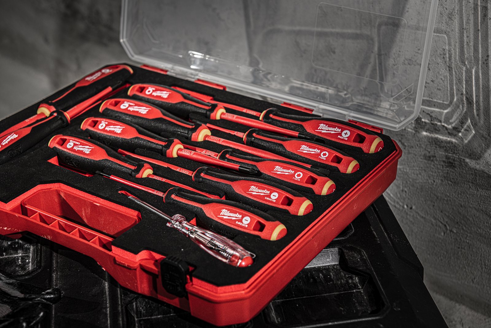 Șurubelnițe VDE Tri-Lobe Milwaukee 4932478712 - in utilizare 2