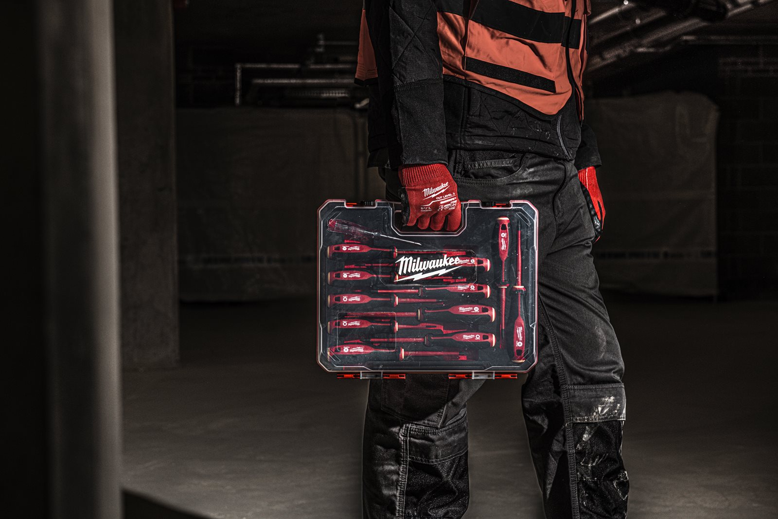 Șurubelnițe VDE Tri-Lobe Milwaukee 4932478712 - in utilizare 3