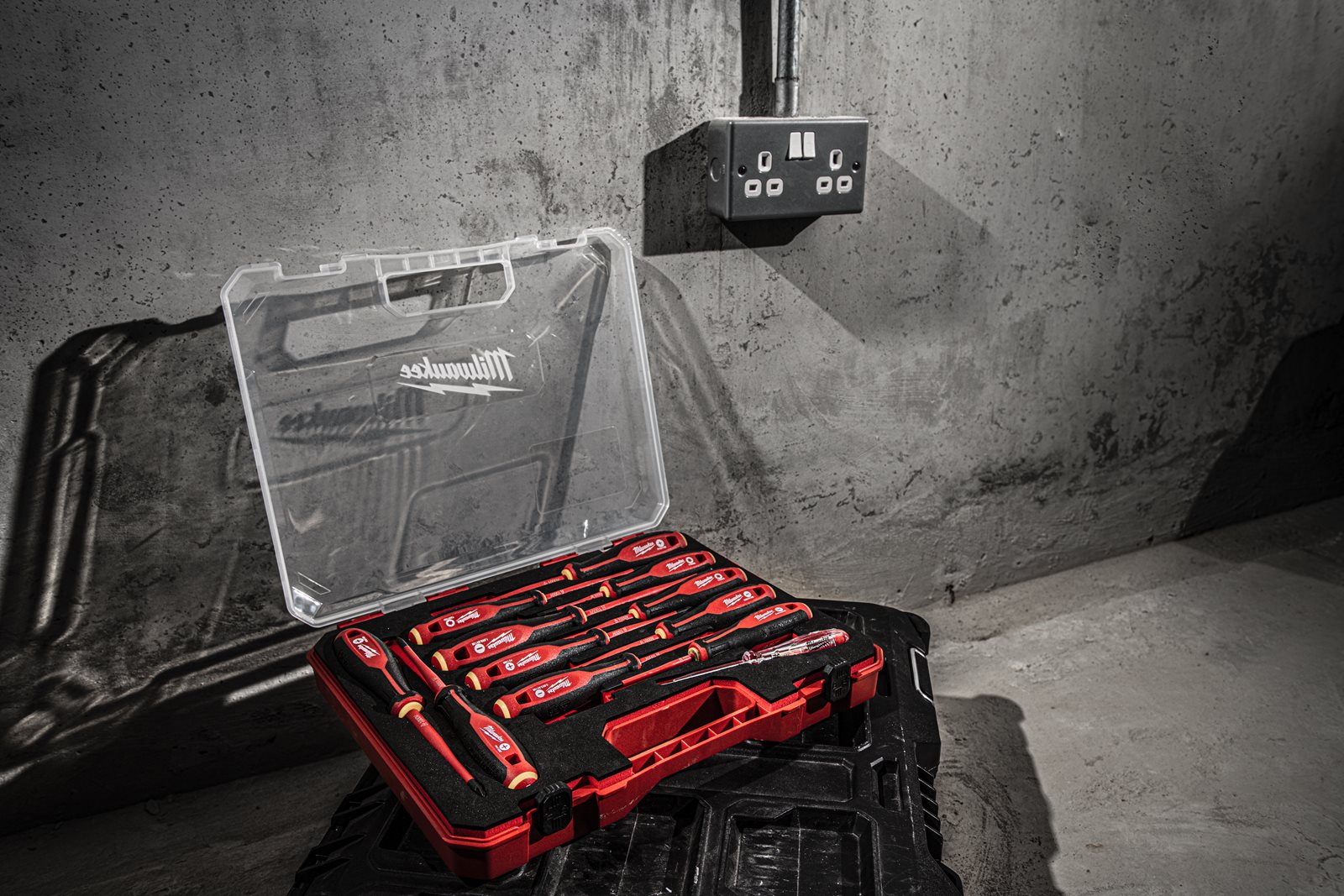 Șurubelnițe VDE Tri-Lobe Milwaukee 4932478712 - in utilizare 4