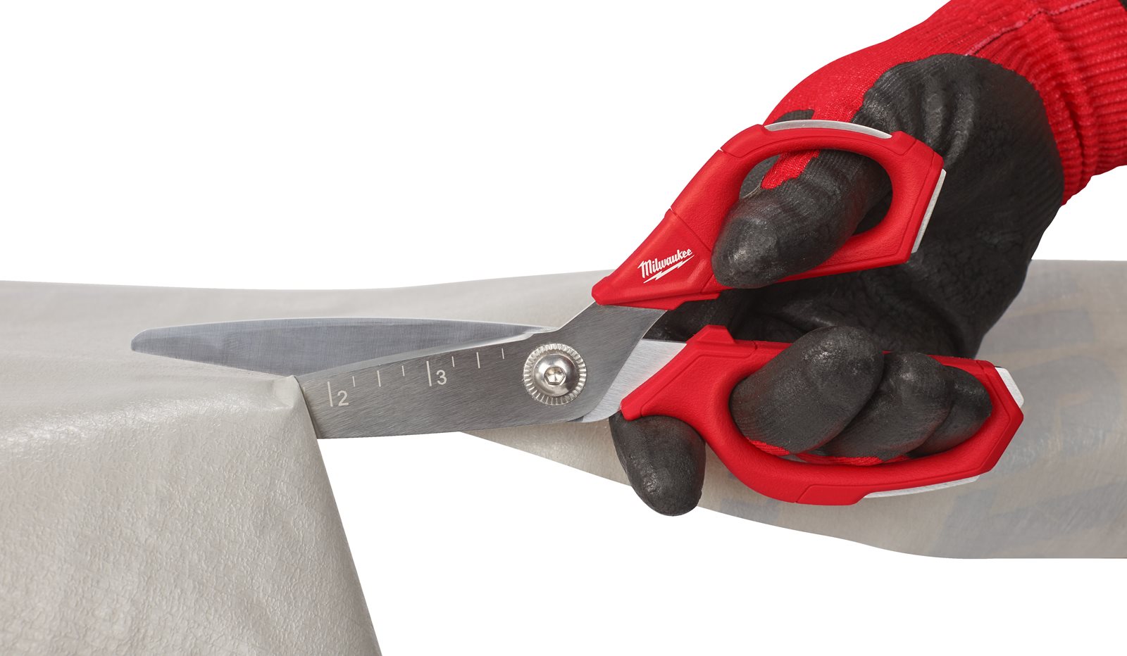 Foarfeci pentru șantier Milwaukee 4932479409 - in utilizare 3