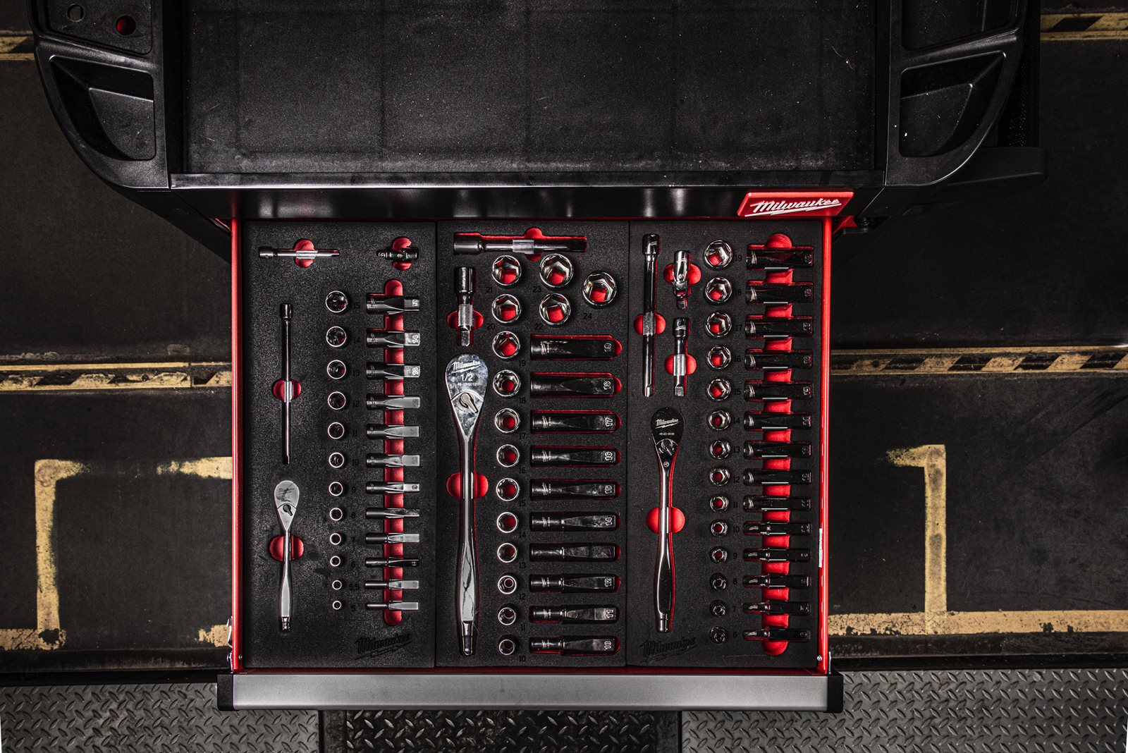 Set inserție spumă 1/2" antrenor cu clichet și chei tubulare Milwaukee - in utilizare 1