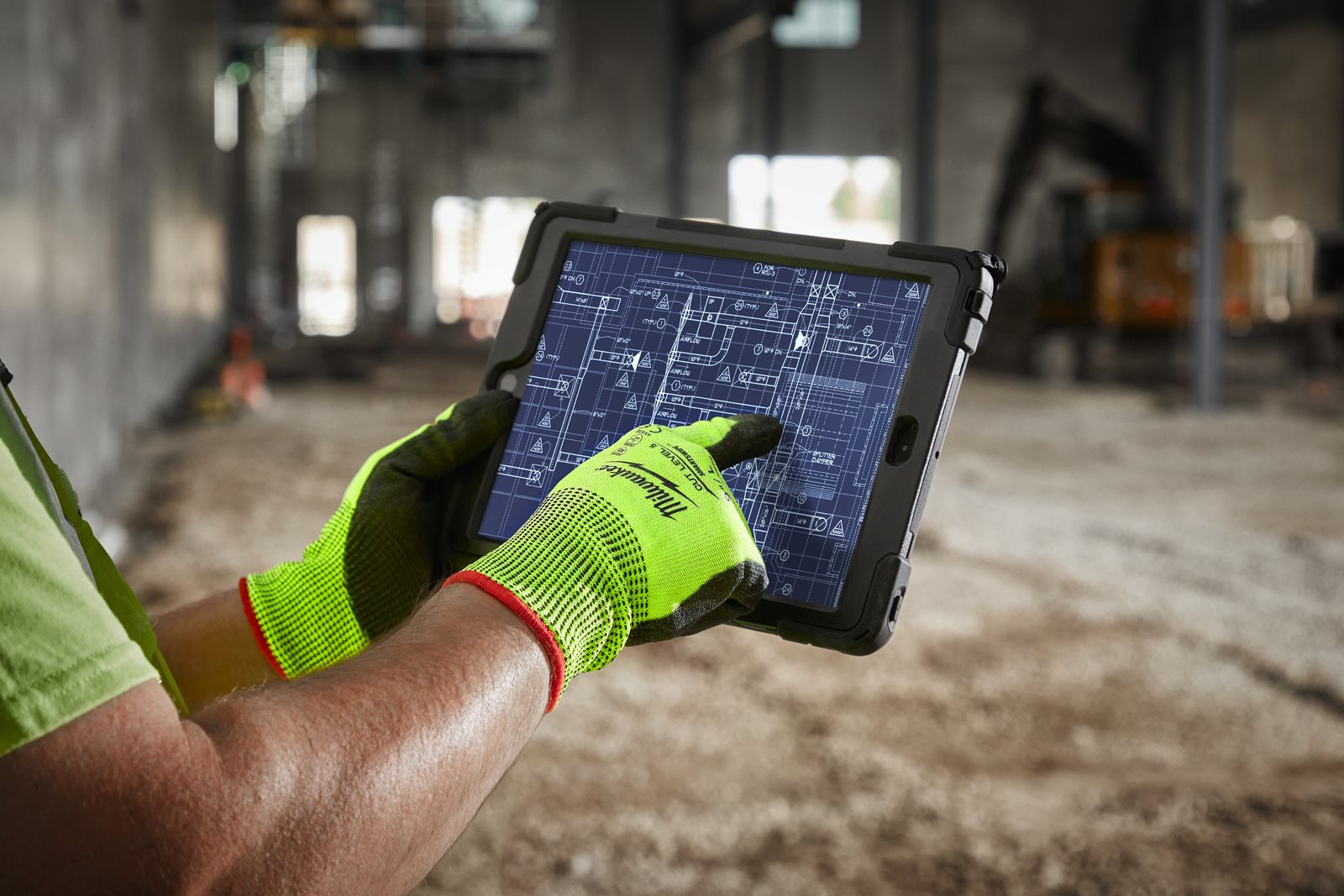 Mănuși de înaltă vizibilitate - nivel de tăiere E 1pc Milwaukee 4932479931 - in utilizare 2