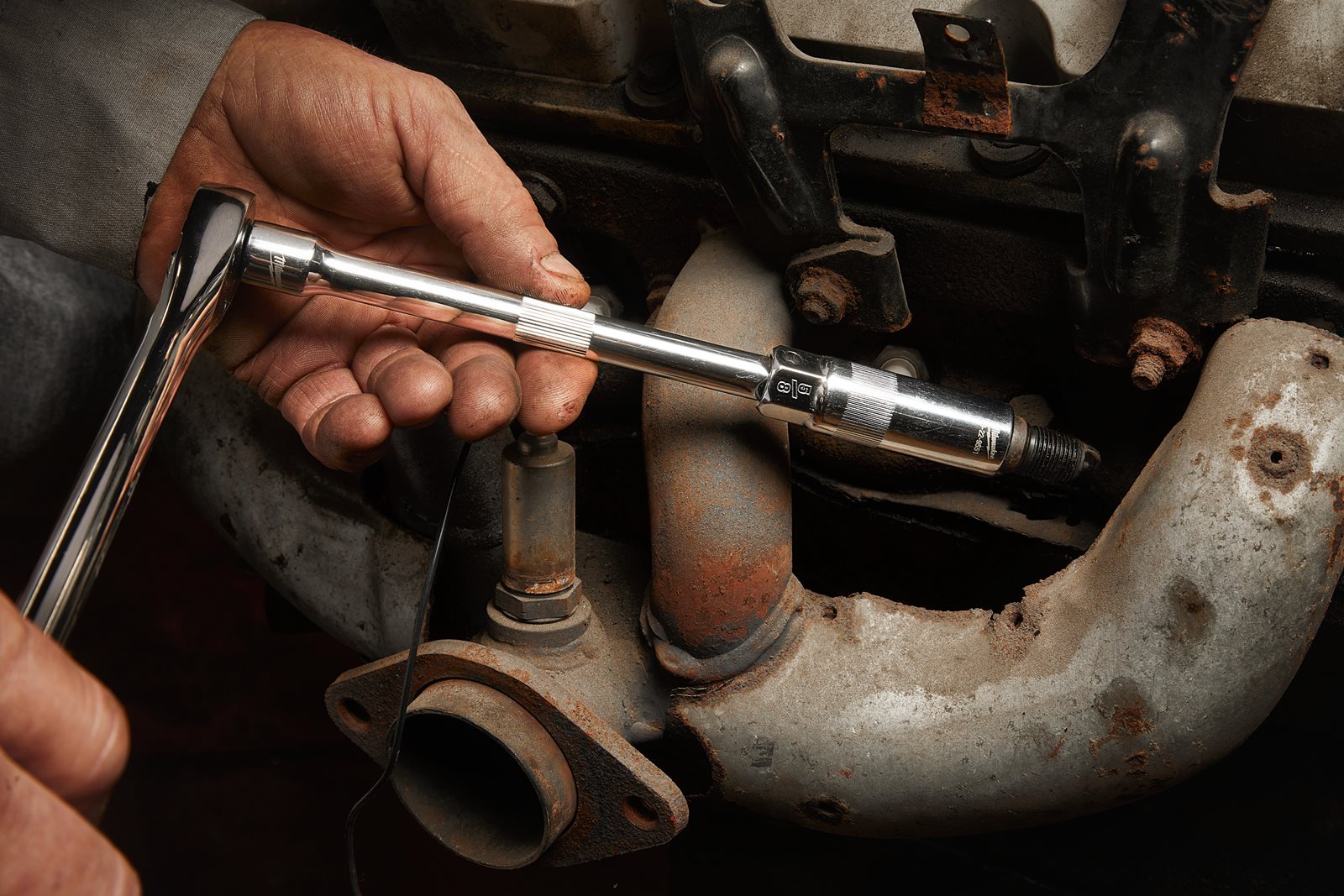 Chei tubulare 3/8" pentru bujii 9/16" Milwaukee - in utilizare 1