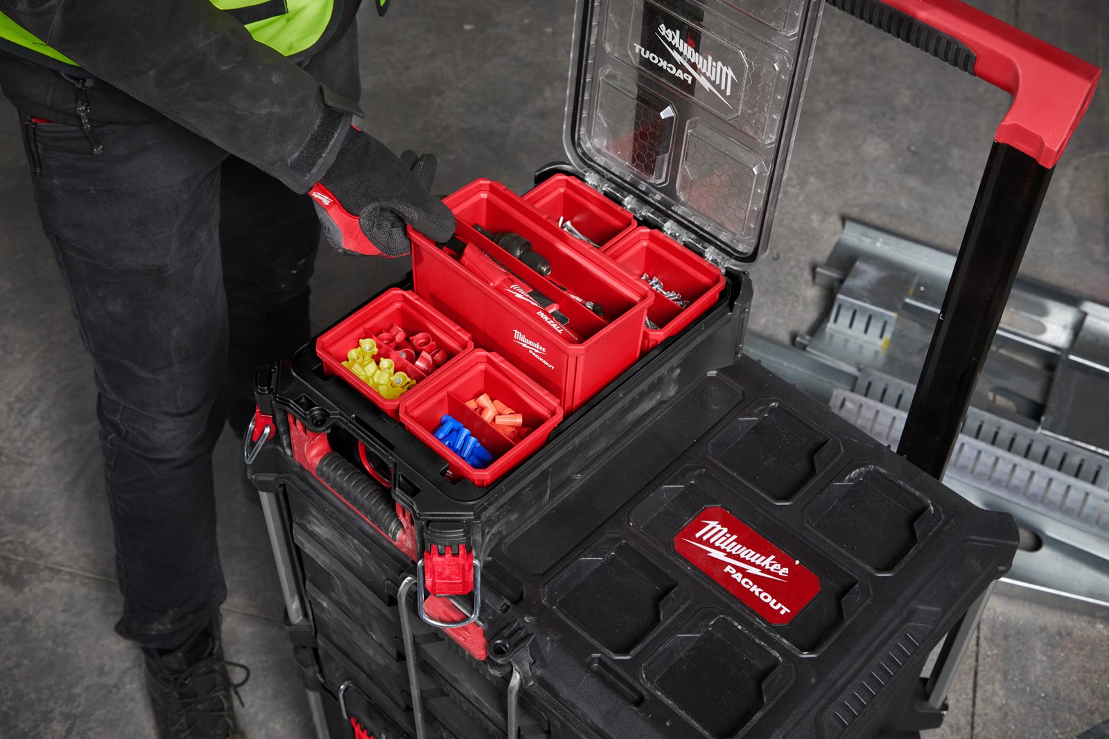 Cutie PACKOUT 10 cm Milwaukee 4932480698 - in utilizare 4