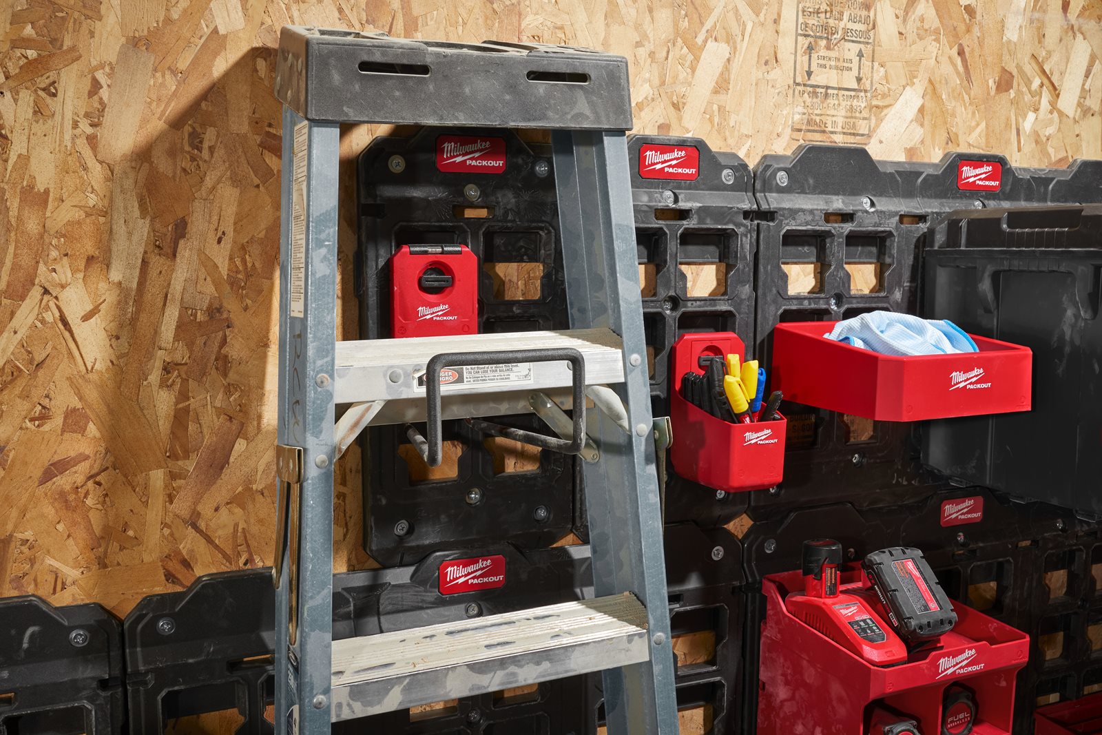 Cârlige PACKOUT Milwaukee 4932480702 - in utilizare 1