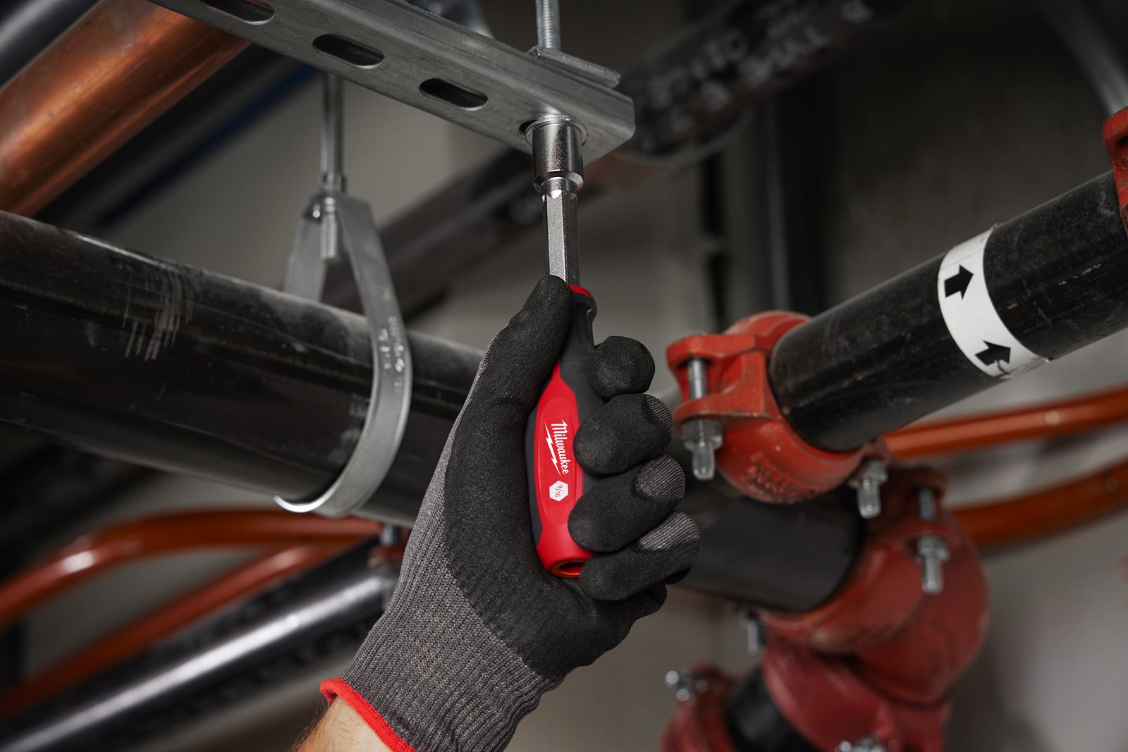 Șurubelniță cap hexagonal HOLLOWCORE 5 mm Milwaukee - in utilizare 4