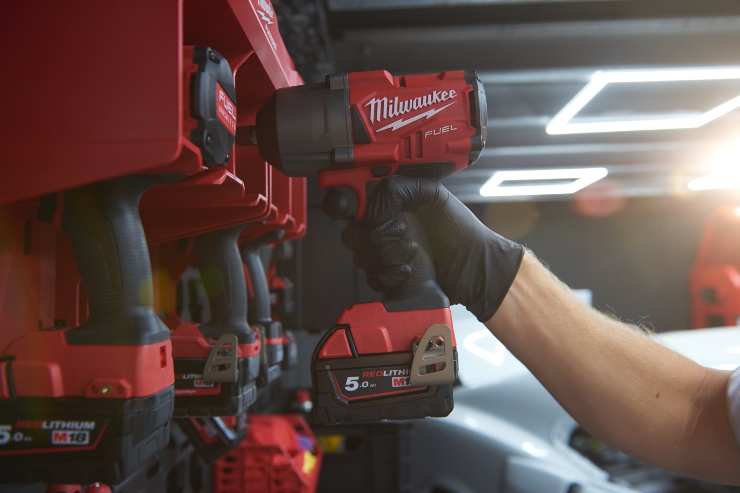 Mănuși de unică folosință 50 buc Milwaukee 4932493233 - in utilizare 2