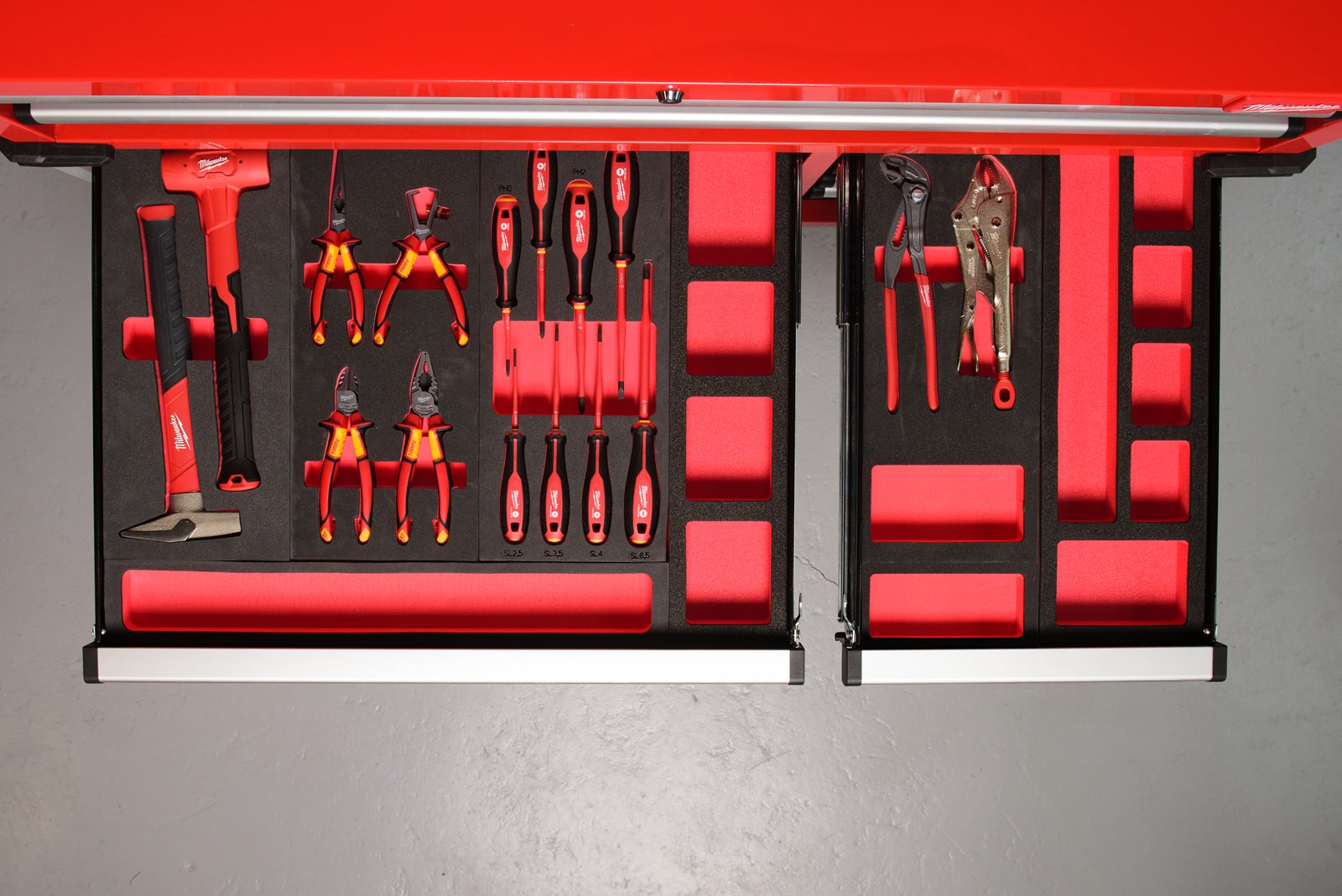 Set inserție spumă ciocane 2 buc Milwaukee 4932493253 - in utilizare 1