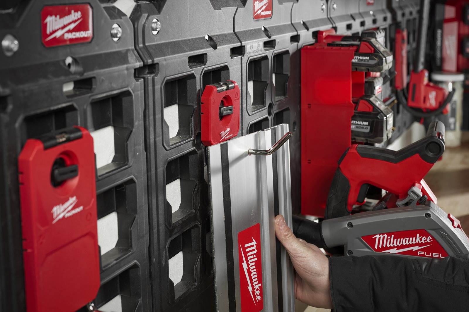 Cârlige PACKOUT Milwaukee 4932493383 - in utilizare 1