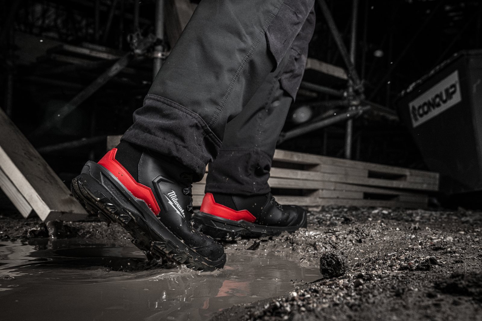 Ghete negre de protecție Armourtred S7S B1M110111W CI HRO SC FO LG SR Negru Milwaukee 4932493793 - in utilizare 1