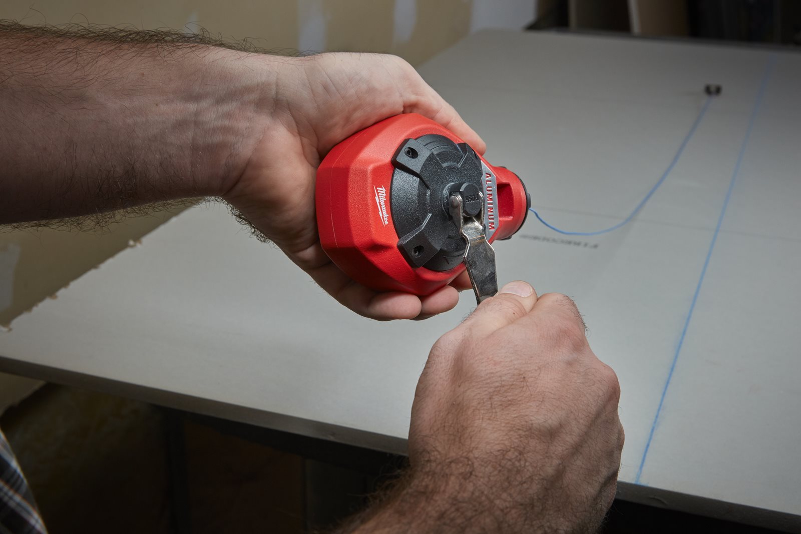 Trasor cu sfoară Fine Line Milwaukee 4932493814 - in utilizare 1