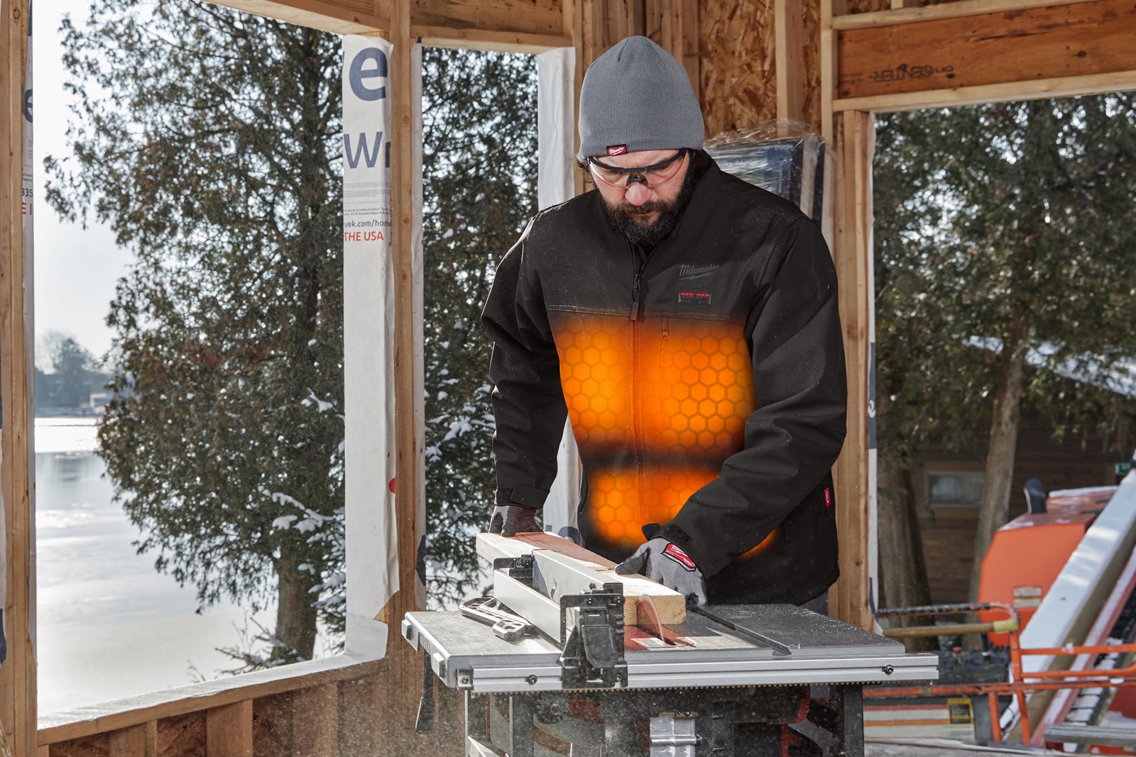 Jachetă încălzită M12 HEXON Milwaukee M12 HJBL6-0 (S) - in utilizare 3