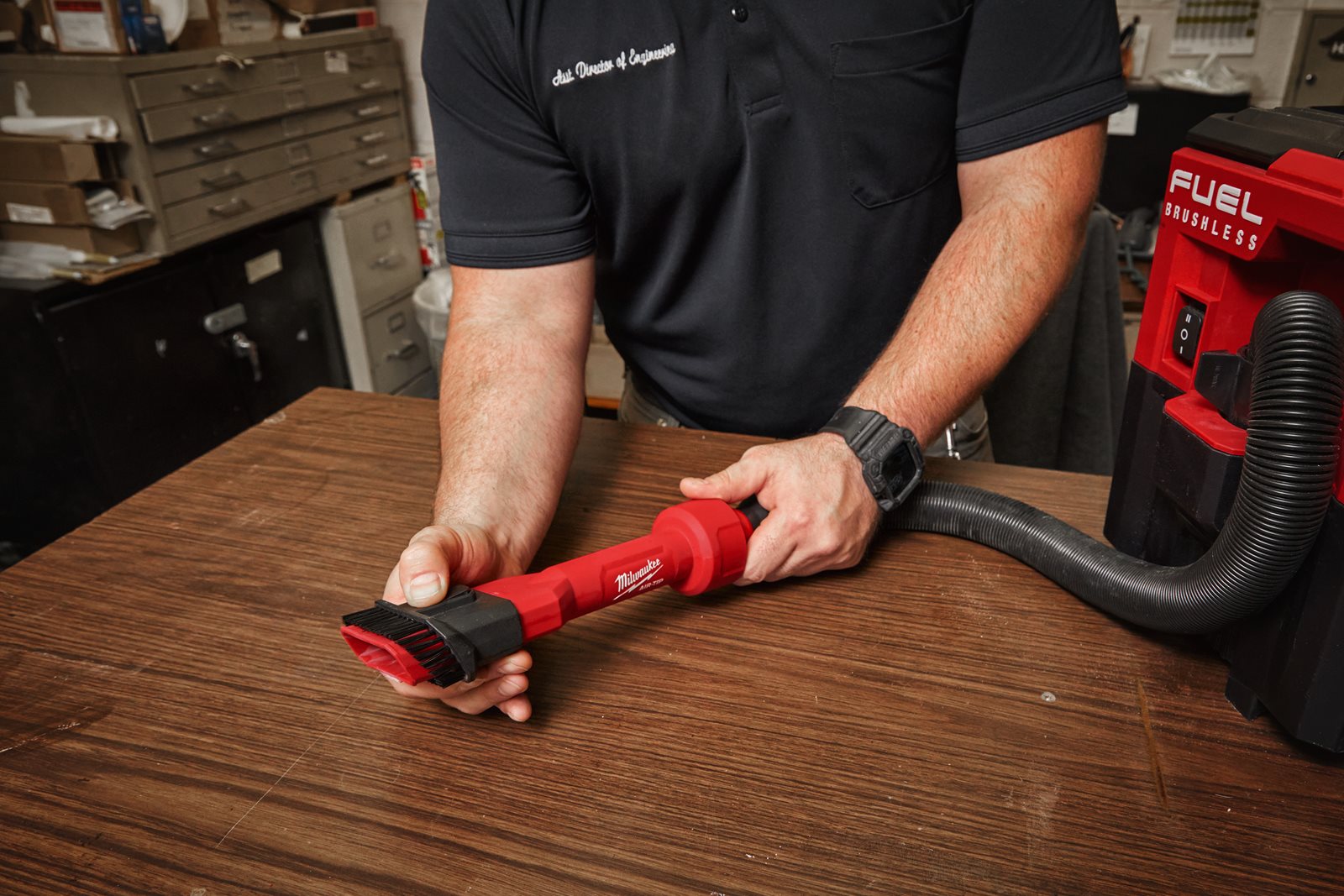 AIR-TIP Cap de aspirare cu perie mobilă, 2 în 1 Milwaukee AT-3 - in utilizare 4