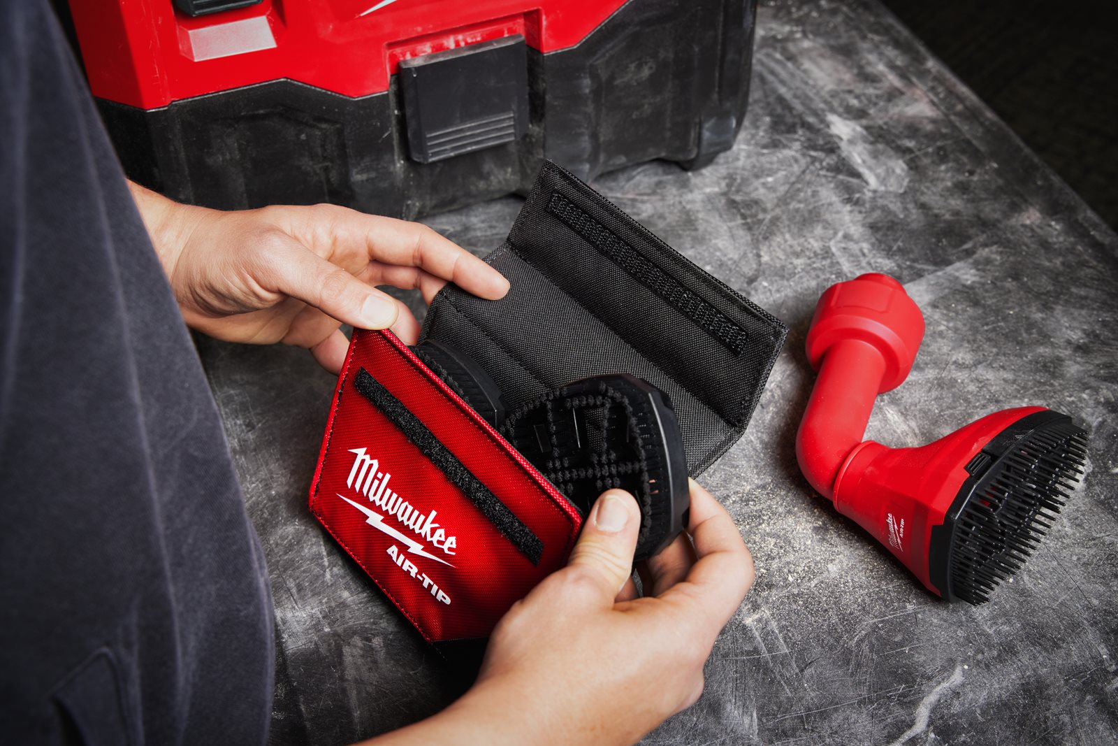 AIR-TIP Cap rotativ de aspirare cu perie Milwaukee AT-6 - in utilizare 7