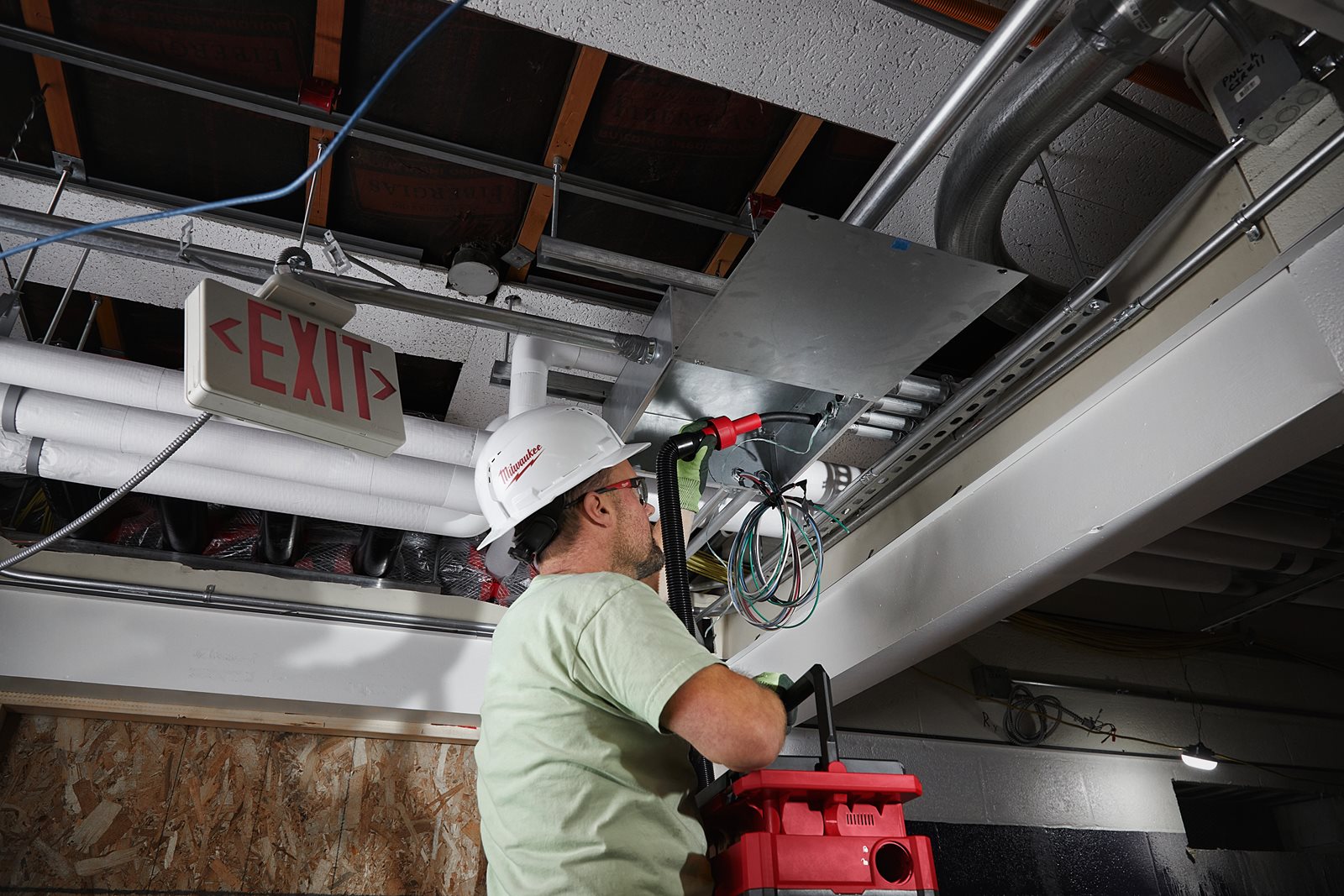 AIR-TIP Cap aspirare pentru conducte Milwaukee AT-9 - in utilizare 5