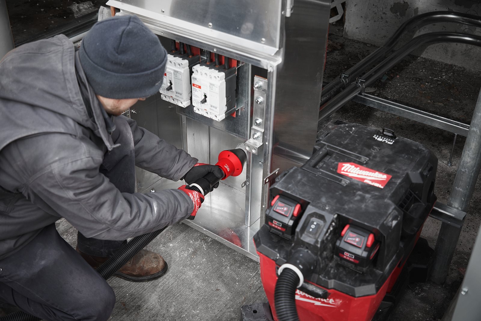AIR-TIP Cap aspirare pentru conducte Milwaukee AT-9 - in utilizare 6