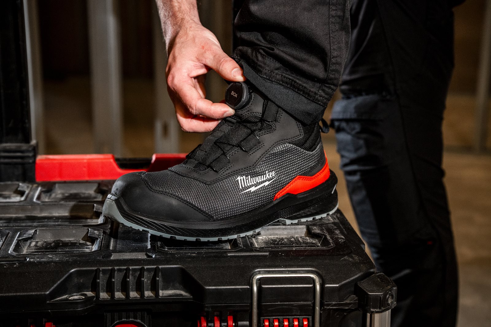 Ghete negre de protecție Flextred S1PS B1M110133 ESD FO SR Negru Milwaukee 4932498093 - in utilizare 1