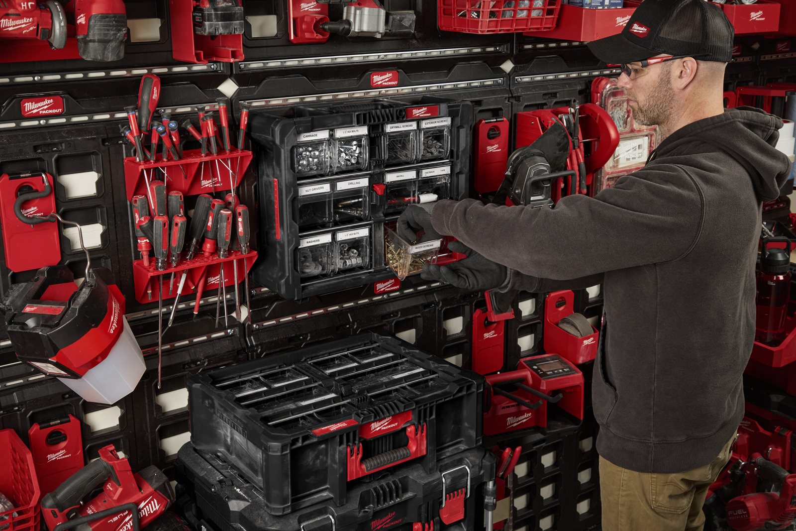 PACKOUT cu capace rabatabile Milwaukee - in utilizare 1