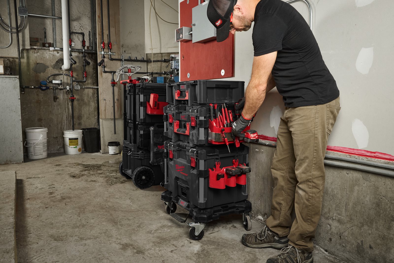 PACKOUT Suport lateral scule de mână Milwaukee - in utilizare 2