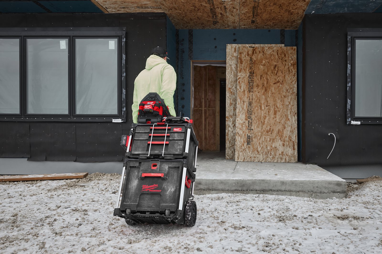 Cutie PACKOUT cu roți și sertar Milwaukee - in utilizare 10