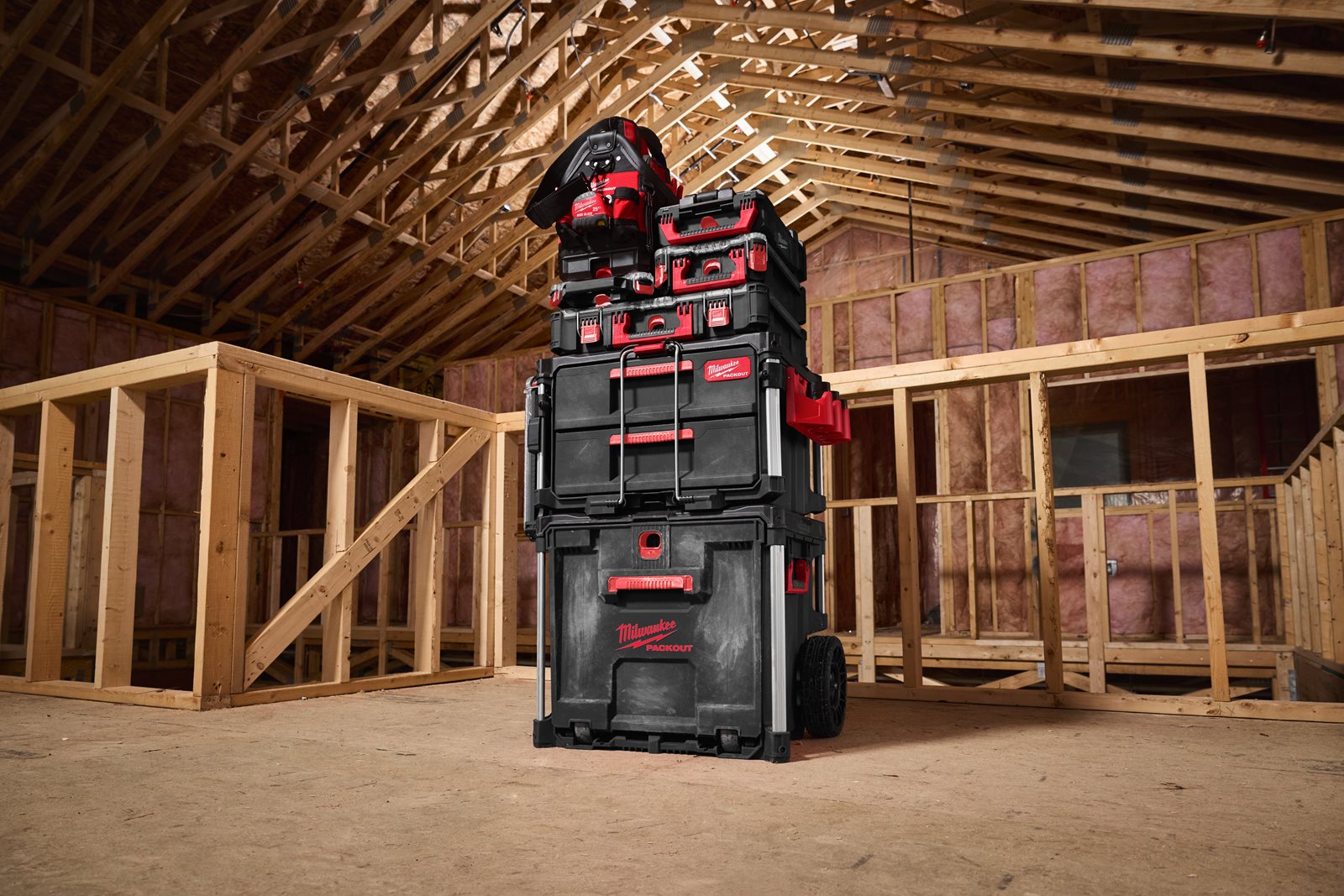 Cutie PACKOUT cu roți și sertar Milwaukee - in utilizare 6