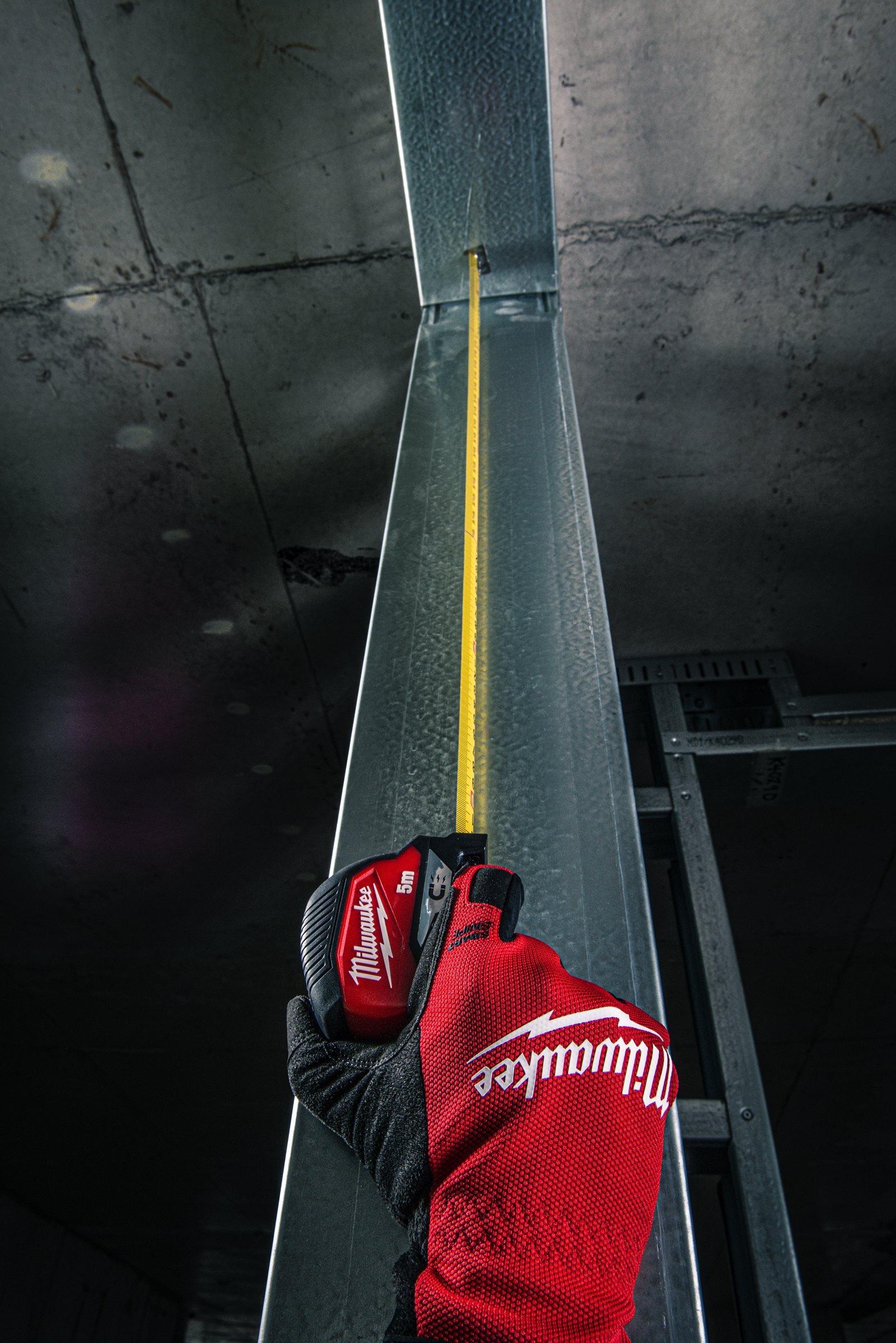 Ruletă magnetică (Gen IV) 5 m Milwaukee - in utilizare 2